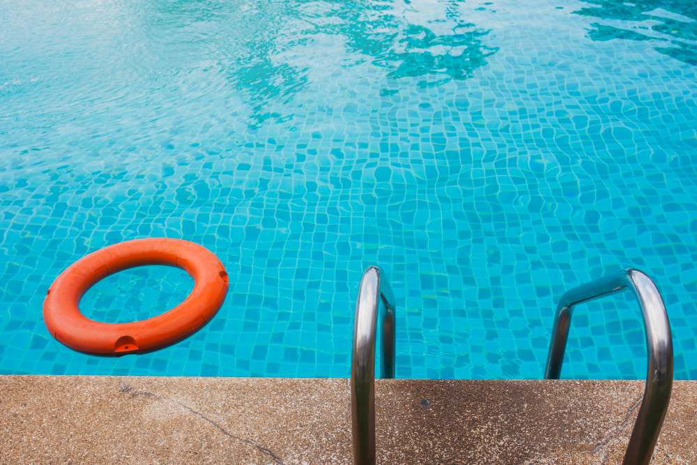 piscina de condomínio