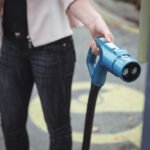 Nova lei permite instalar carregador individual para elétricos em prédios de SP