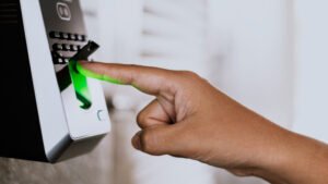 TST e portaria virtual em condomínio