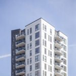 Restos de obra entopem tubulação e condomínio é condenado a reembolsar morador