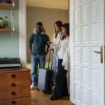 Airbnb em condomínio exige aprovação de moradores, decide STJ